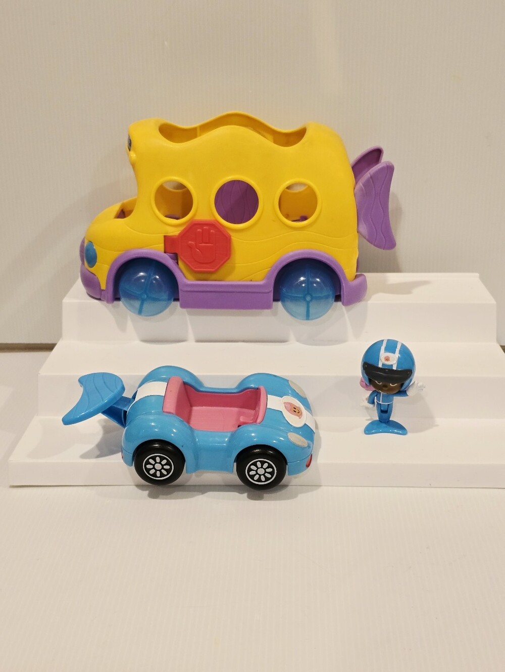 Bubble Guppies Molly’s Fin-tastic Racer Car and Swim-sational School Bus Set